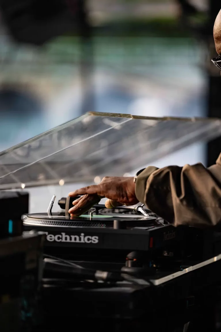 DJ Carl Cox with Technics set
